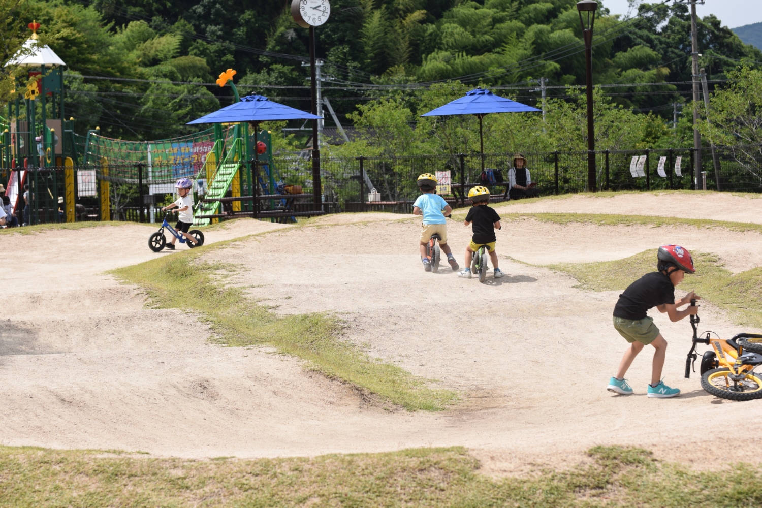 自転車 で 遊べる 公園